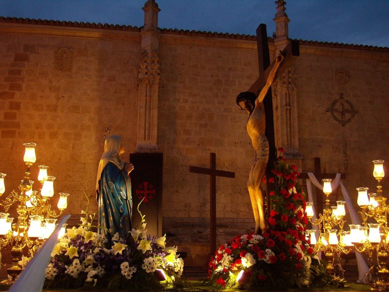 Nuestro Padre Jesús Crucificado y Ntra. Madre Dolorosa, Semana Santa de Palencia.